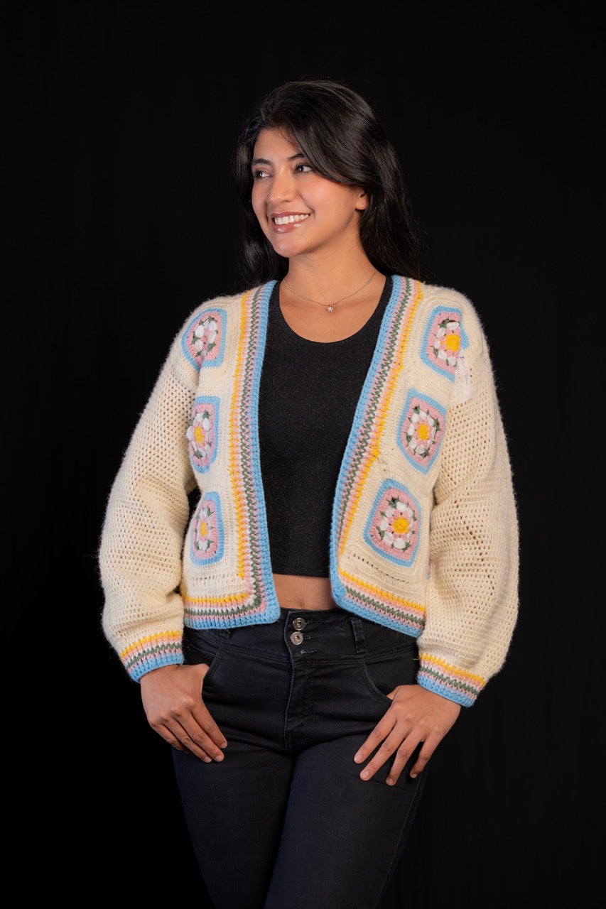 Chompa Juvenil Abierta Tejida a Crochet - Diseño de Flores