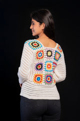 Blusa Tejida a Crochet con Diseño de Flores