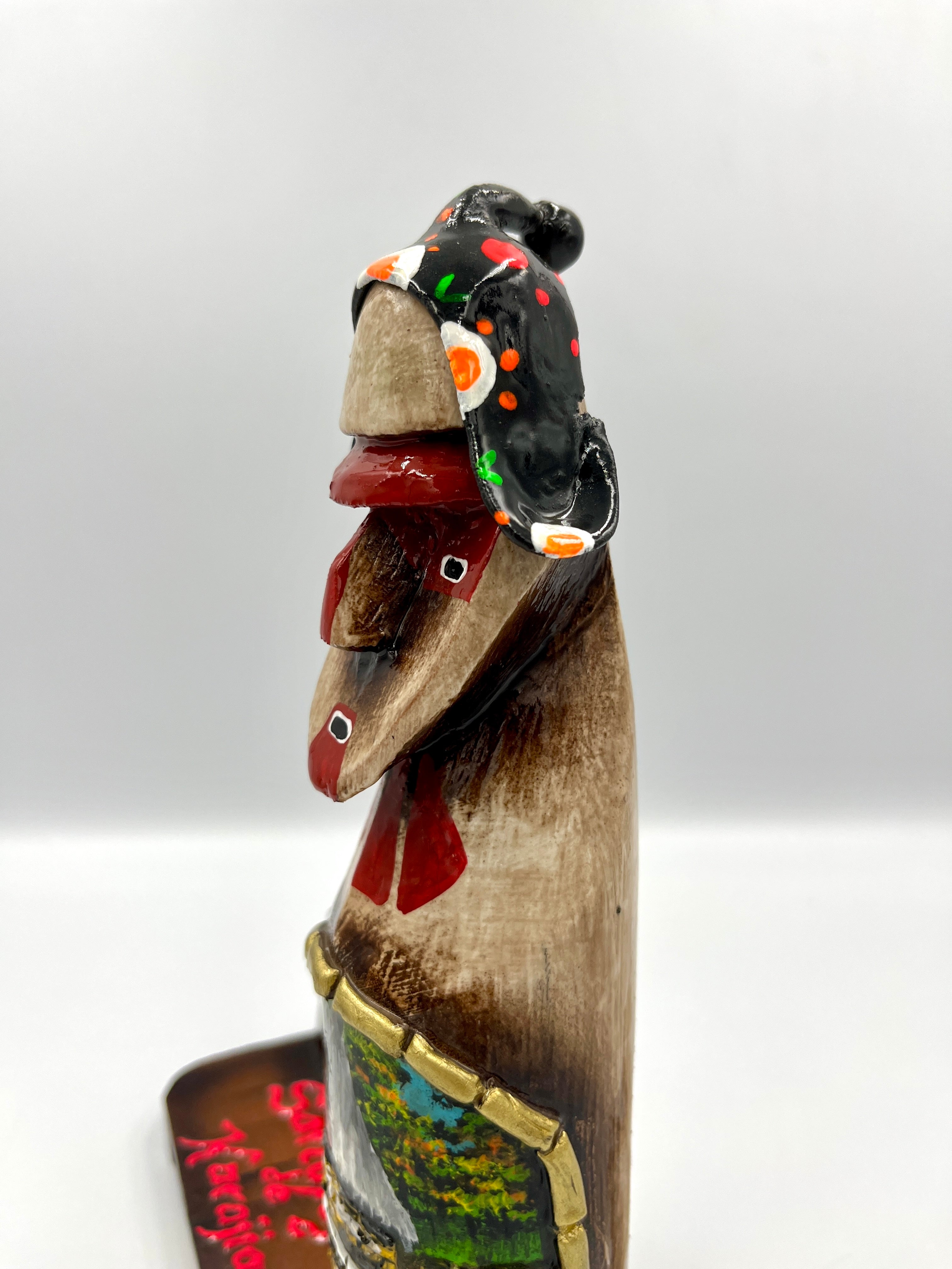 Portalápices Sarcófago Karajía Madera - Con Chullo y Pintura Kuélap