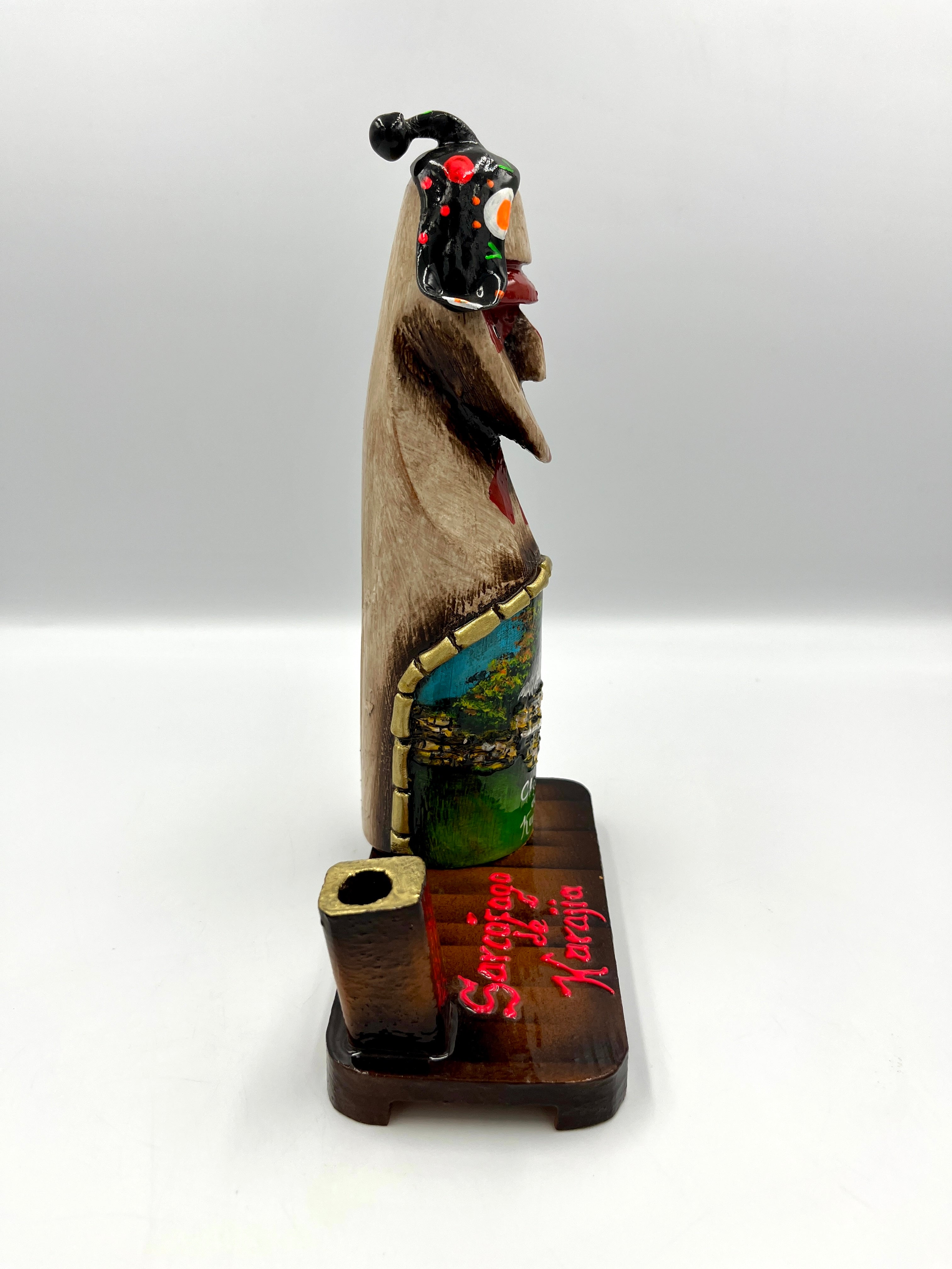 Portalápices Sarcófago Karajía Madera - Con Chullo y Pintura Kuélap
