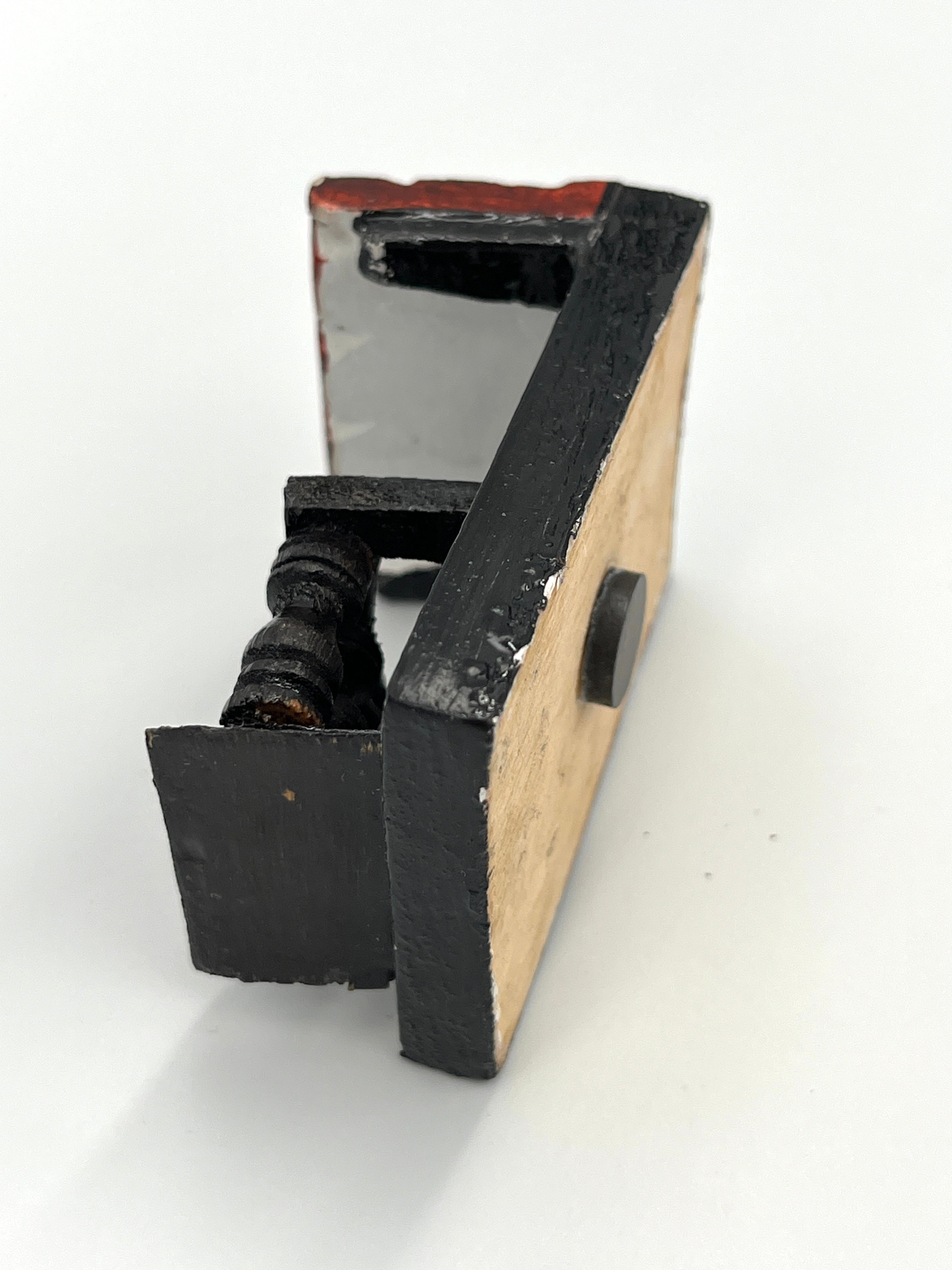 Imán de Balcón Chachapoyano – Madera Pintada a Mano