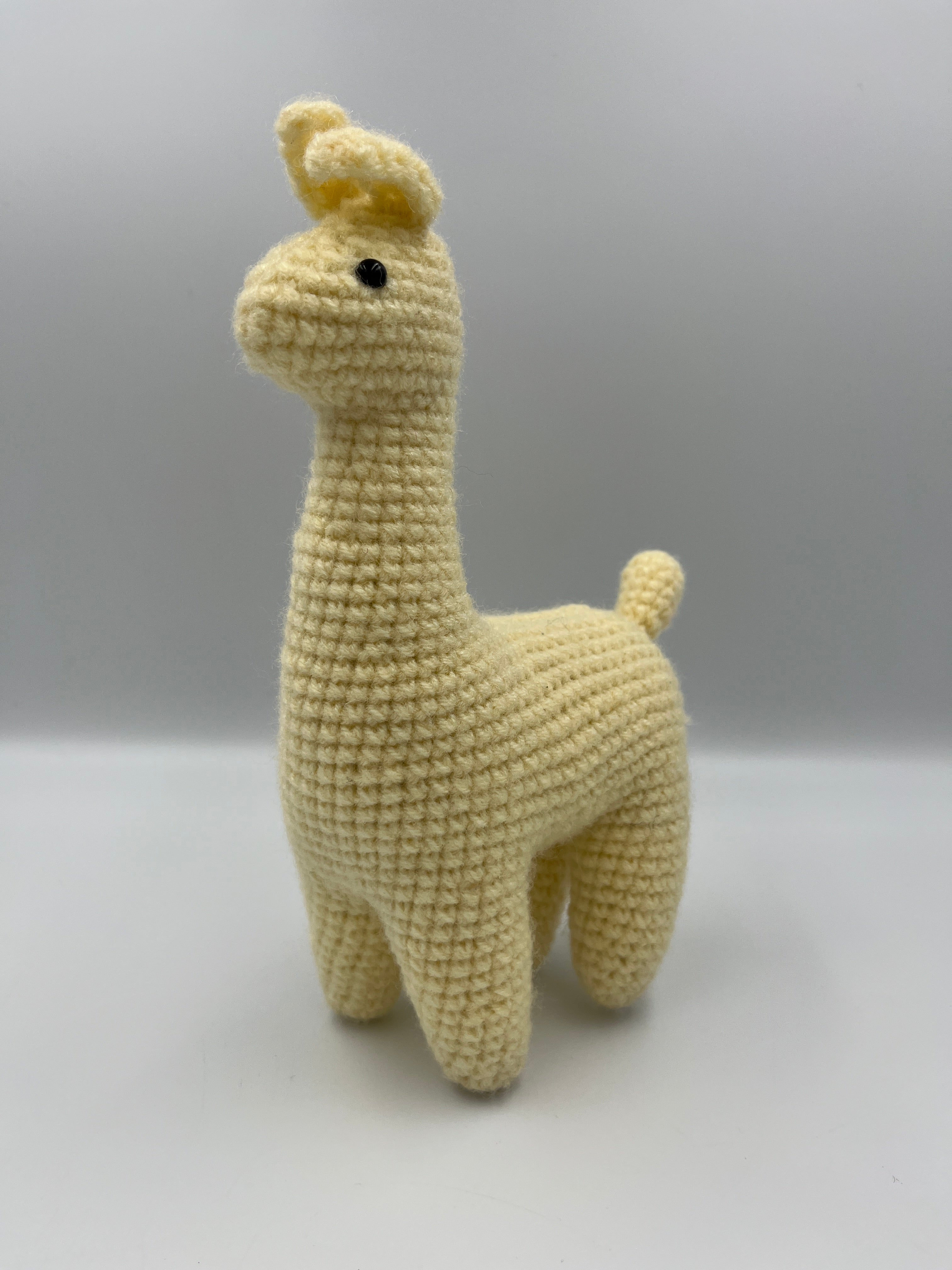 Llamita Amigurumi Tejida a Mano en Algodón
