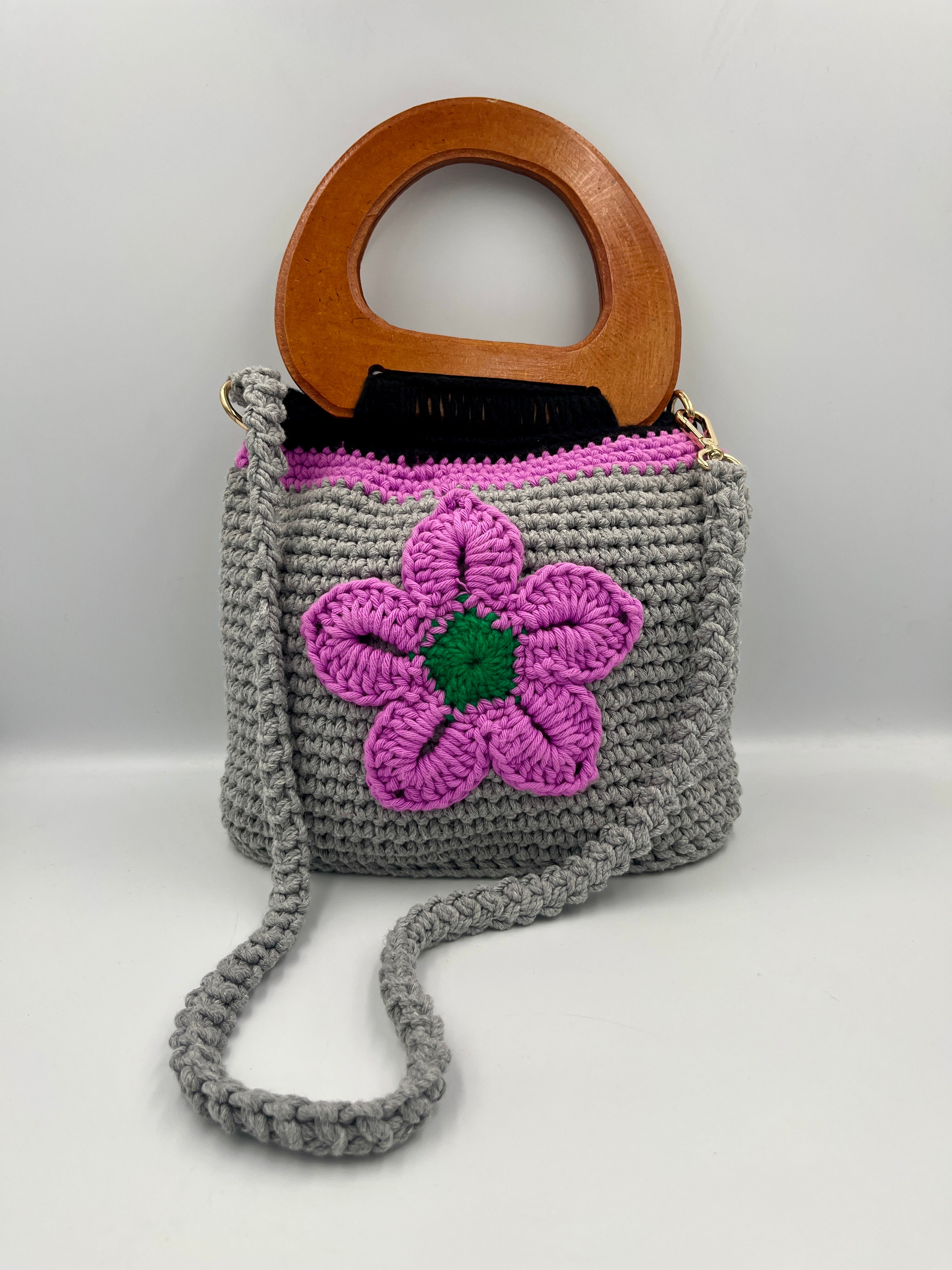 Bolso a Crochet Artesanal con Asas de Madera