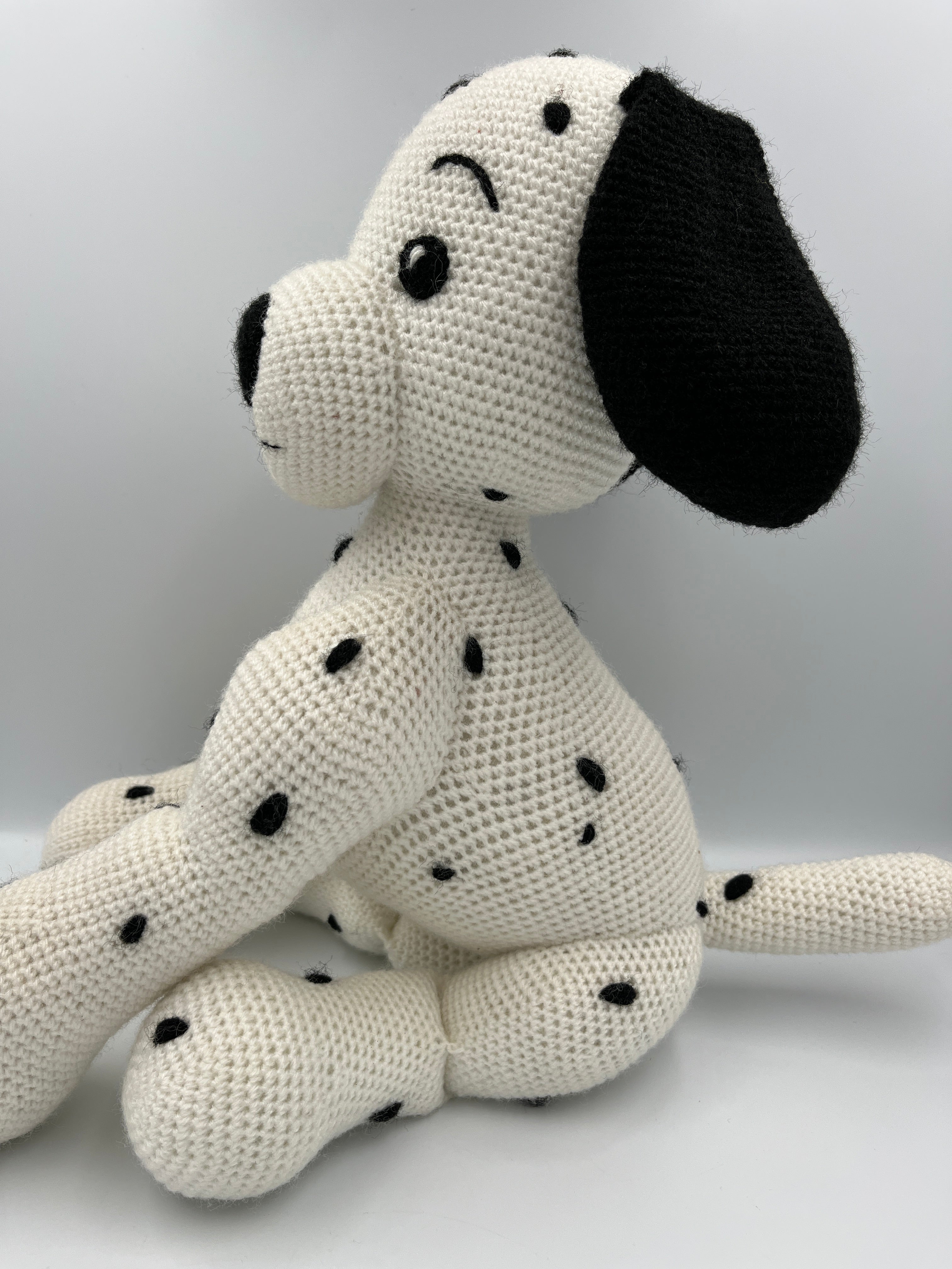 Amigurumi Perro Dálmata – Hecho a Mano en Crochet con Algodón Antialérgico (35 cm)