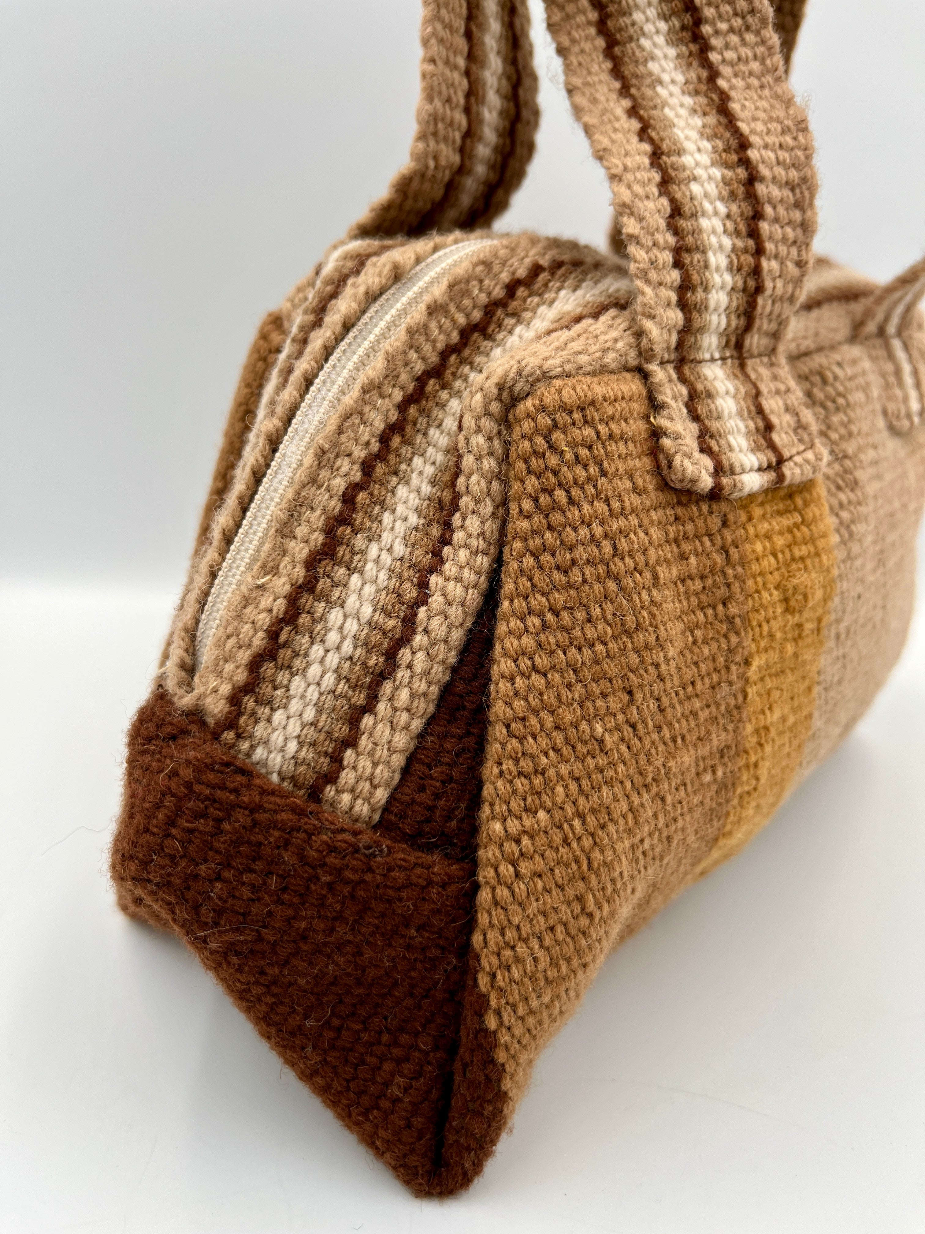 Cartera de Mano de Lana de Oveja en Telar – Diseño Beige con Marrón