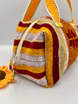 Cartera de Mano de Hilo Industrial con Diseño de Flores – Colores Fucsia, Amarillo y Lila