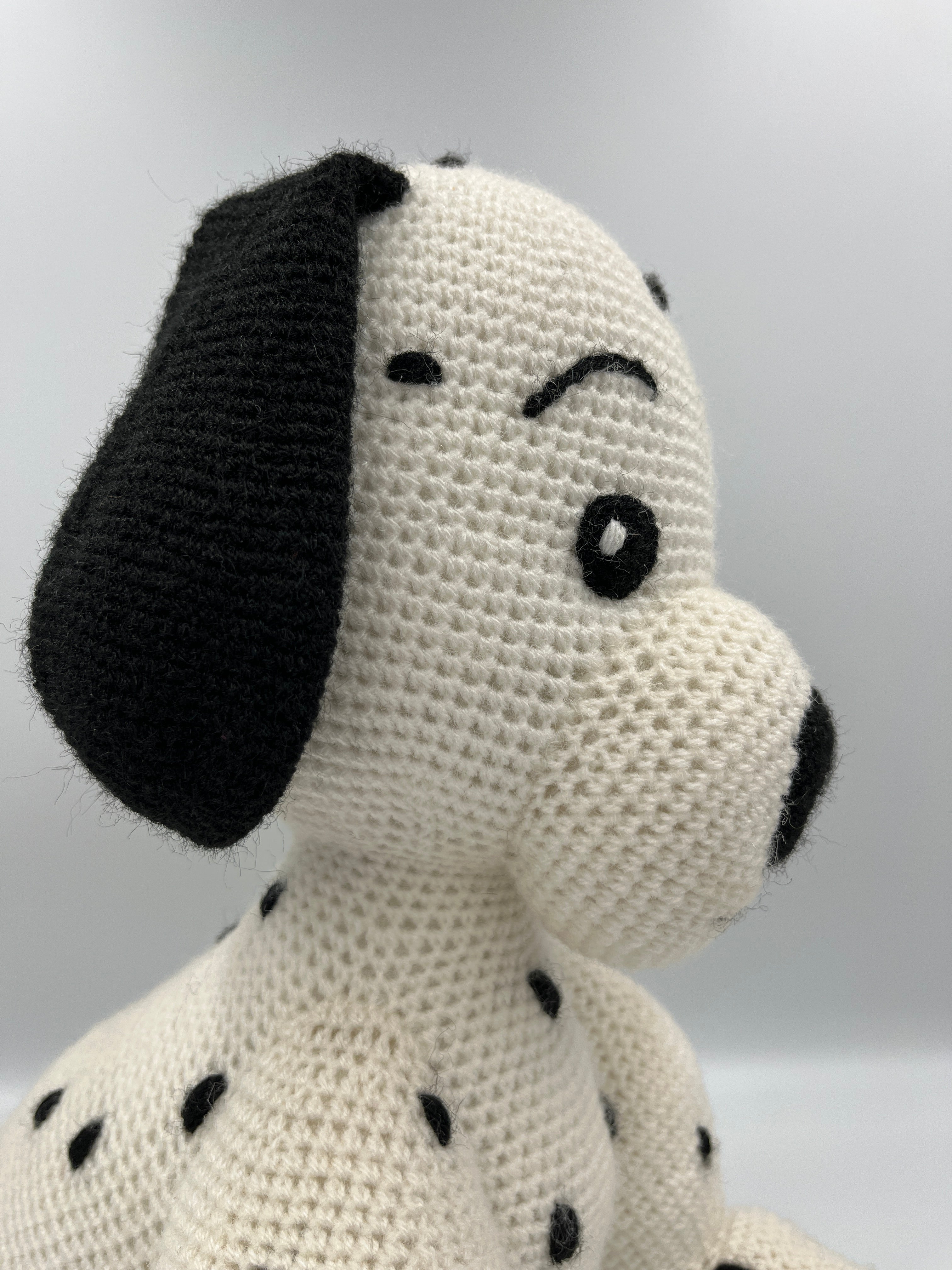 Amigurumi Perro Dálmata – Hecho a Mano en Crochet con Algodón Antialérgico (35 cm)