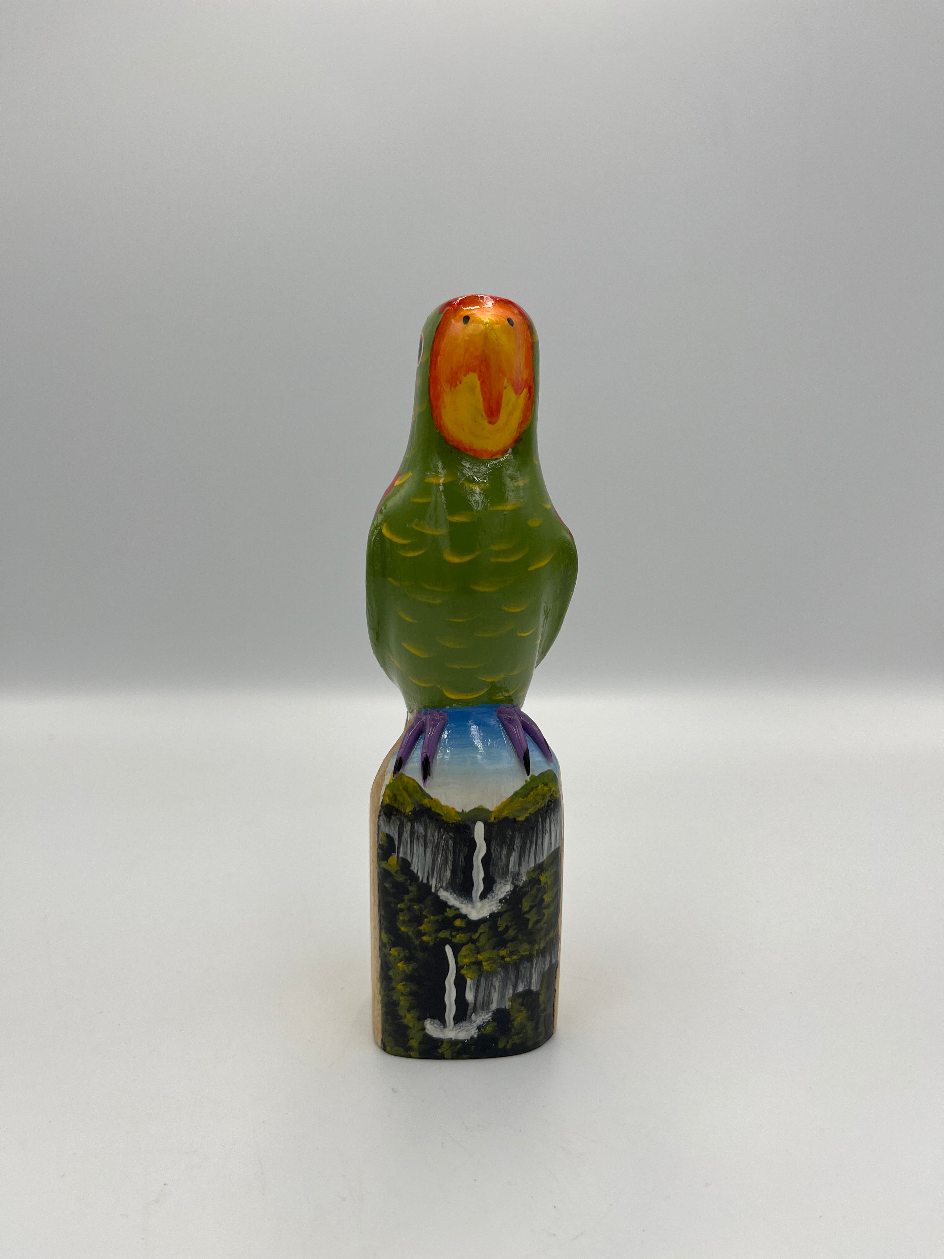 Guacamayo Verde Decorativo de Madera – Pintado a Mano