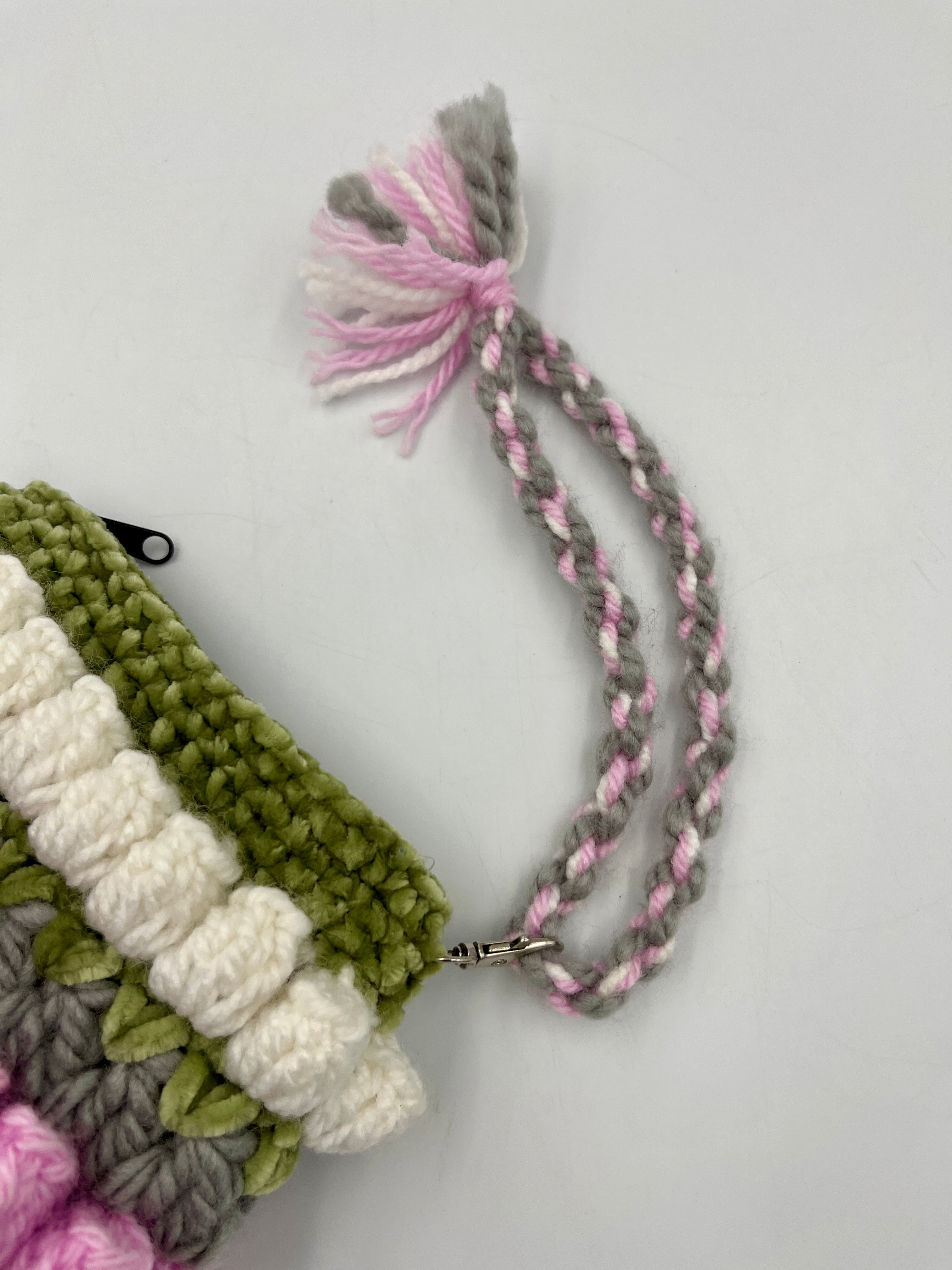 Cartera de Mano a Crochet con Base de Bio Cuero – Hecha a Mano