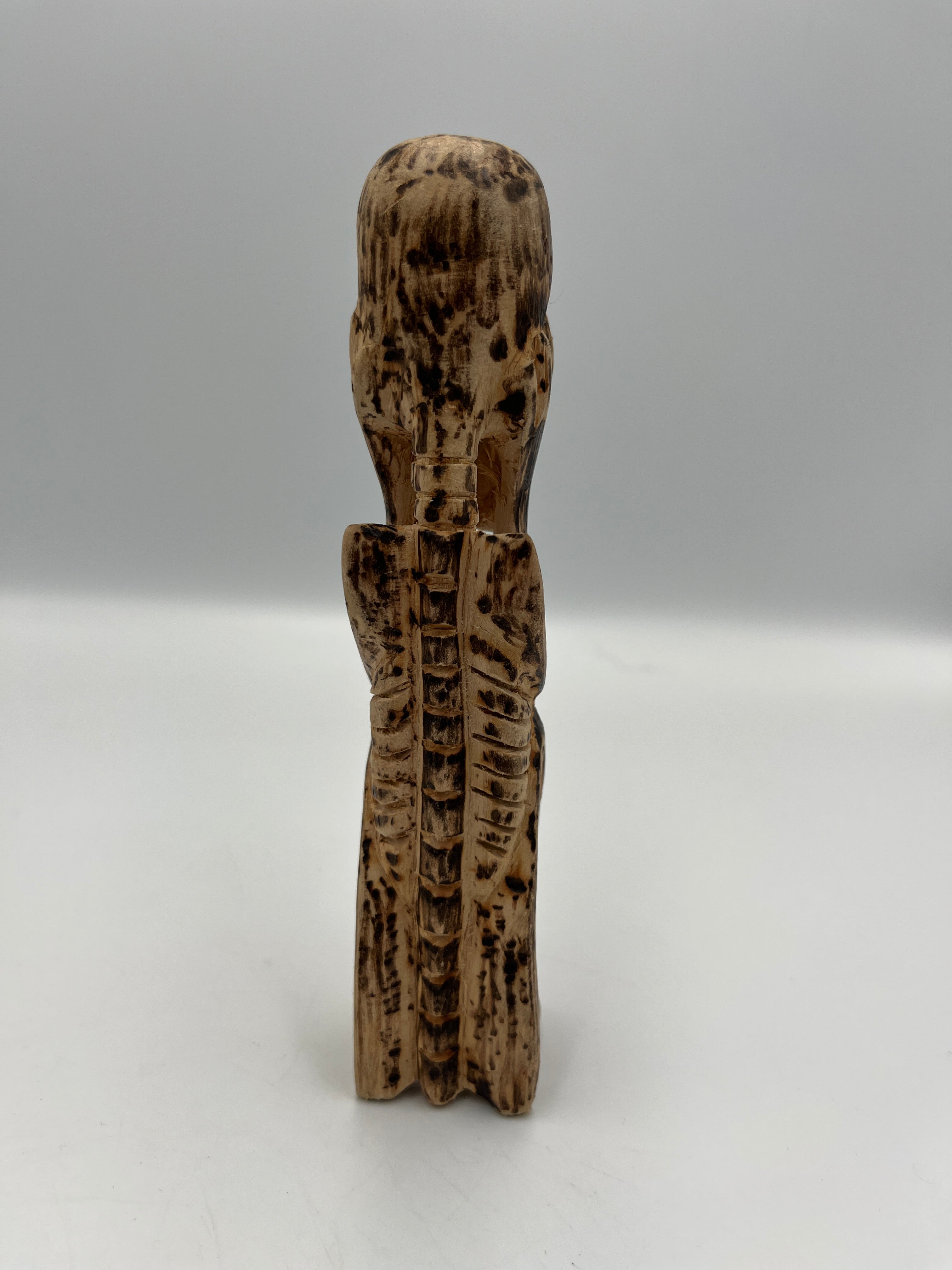 Momia Decorativa de Madera Matizada