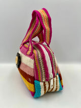 Cartera de Mano de Lana de Oveja Color Crema y Fucsia con Flor de Madera