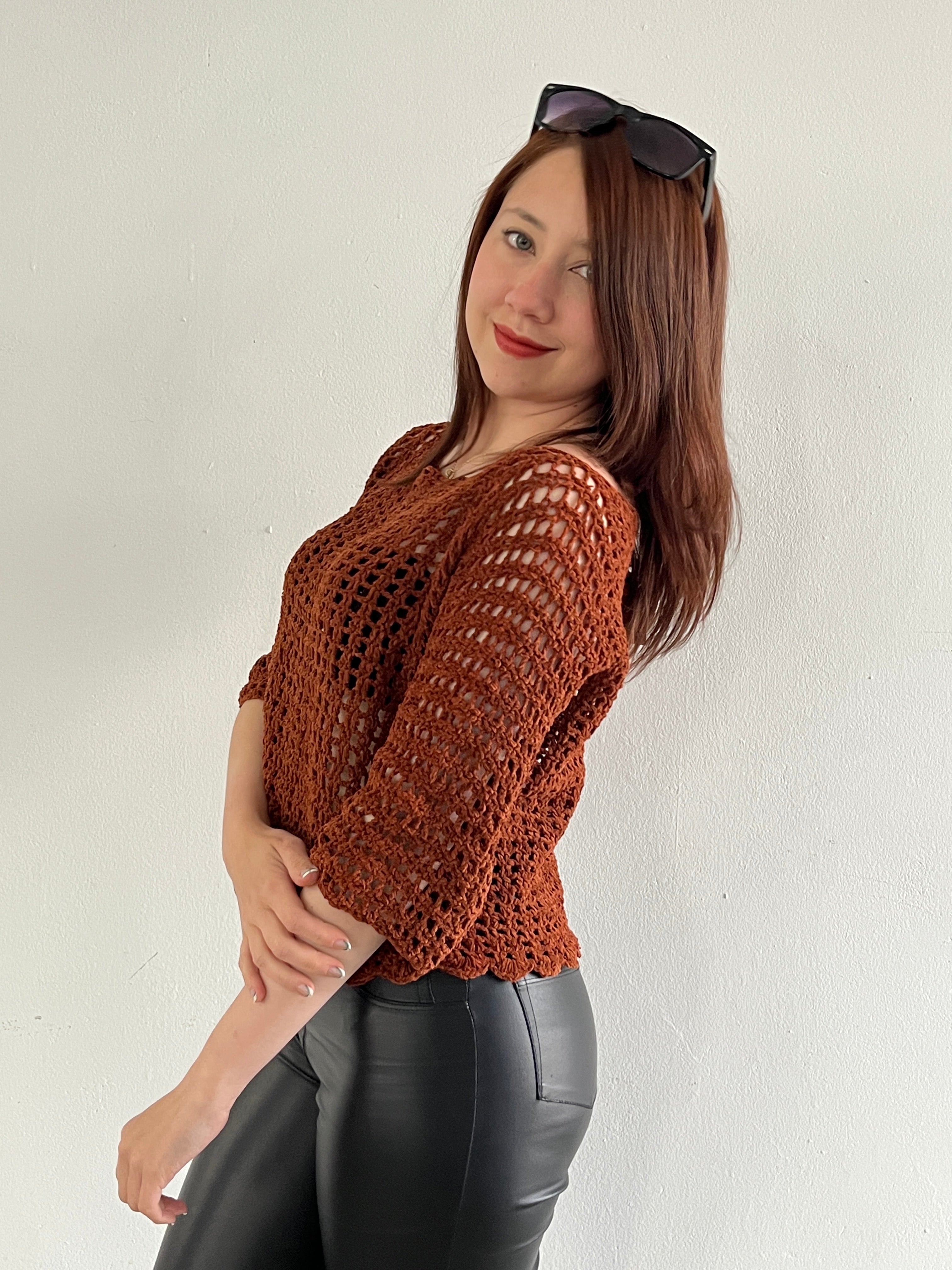 Blusa Tejida a Crochet Color Camello – Elaborada a Mano