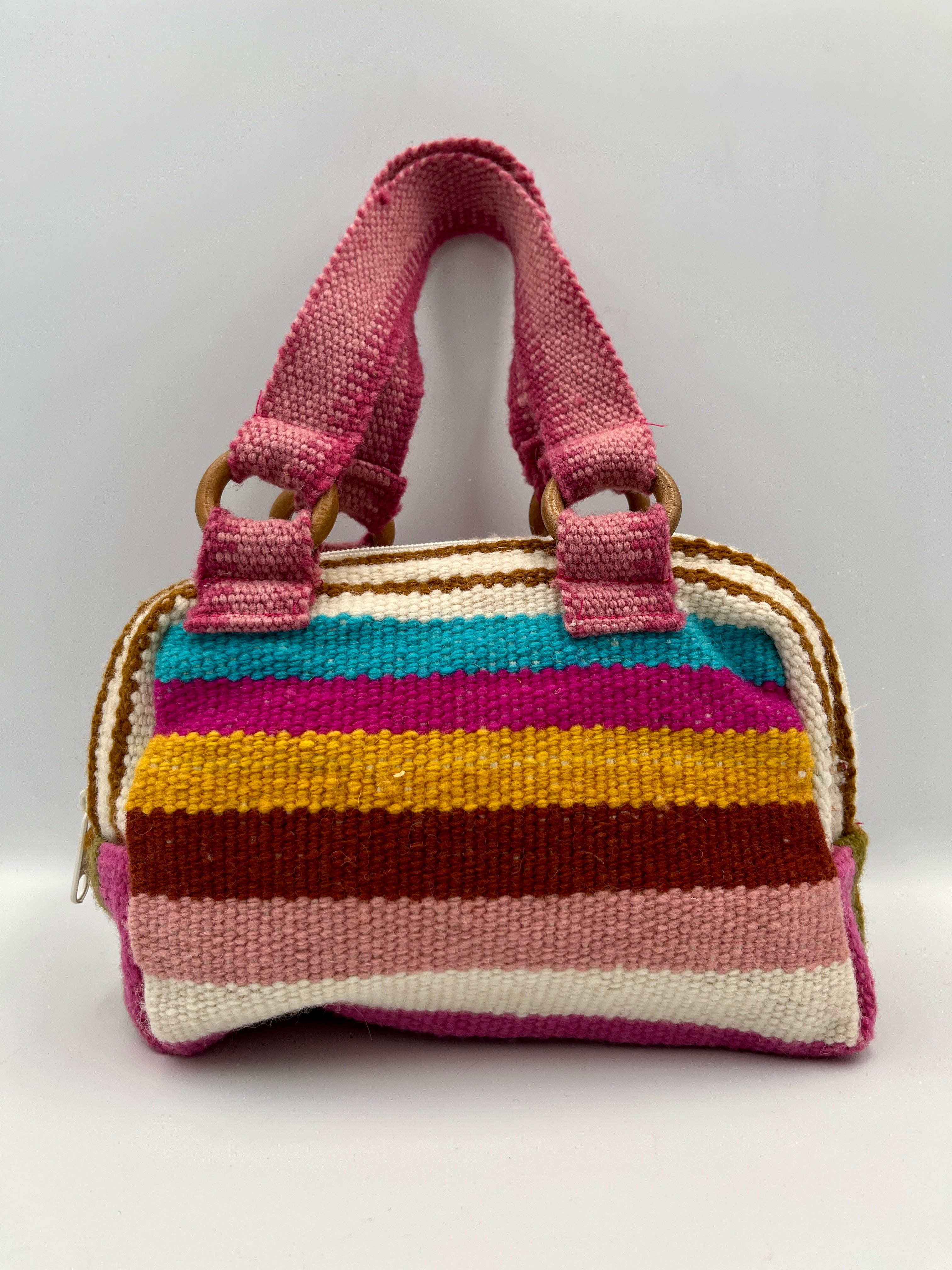 Cartera de Mano de Lana de Oveja con Diseño de Rombos de Colores – Tejido Artesanal