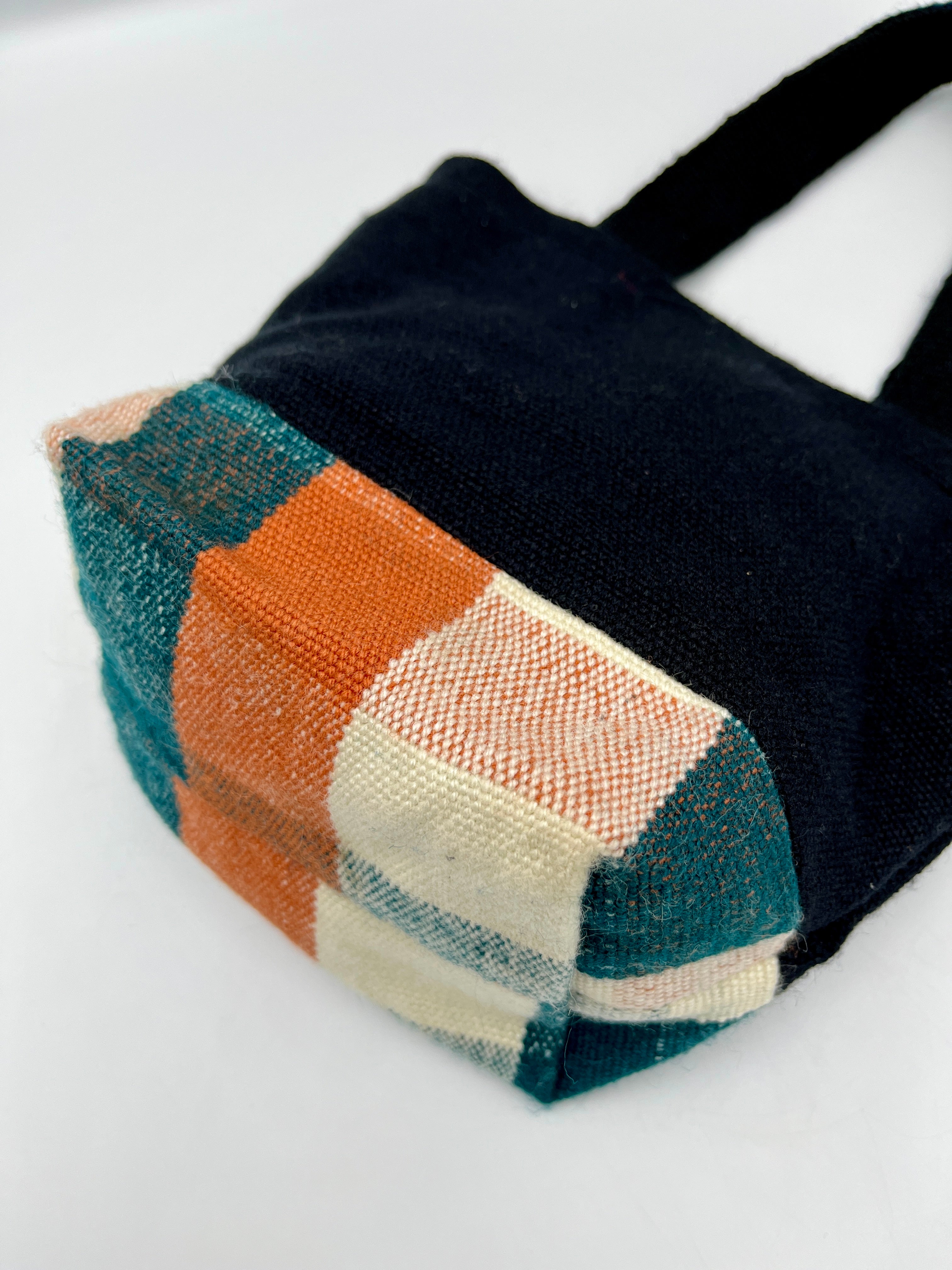 Cartera de Mano en Telar a Cintura – Hecha a Mano