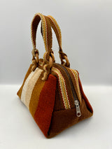 Cartera de Mano de Lana de Oveja con Rayas en Colores Ladrillo, Beige, Blanco y Marrón – Tejido Artesanal