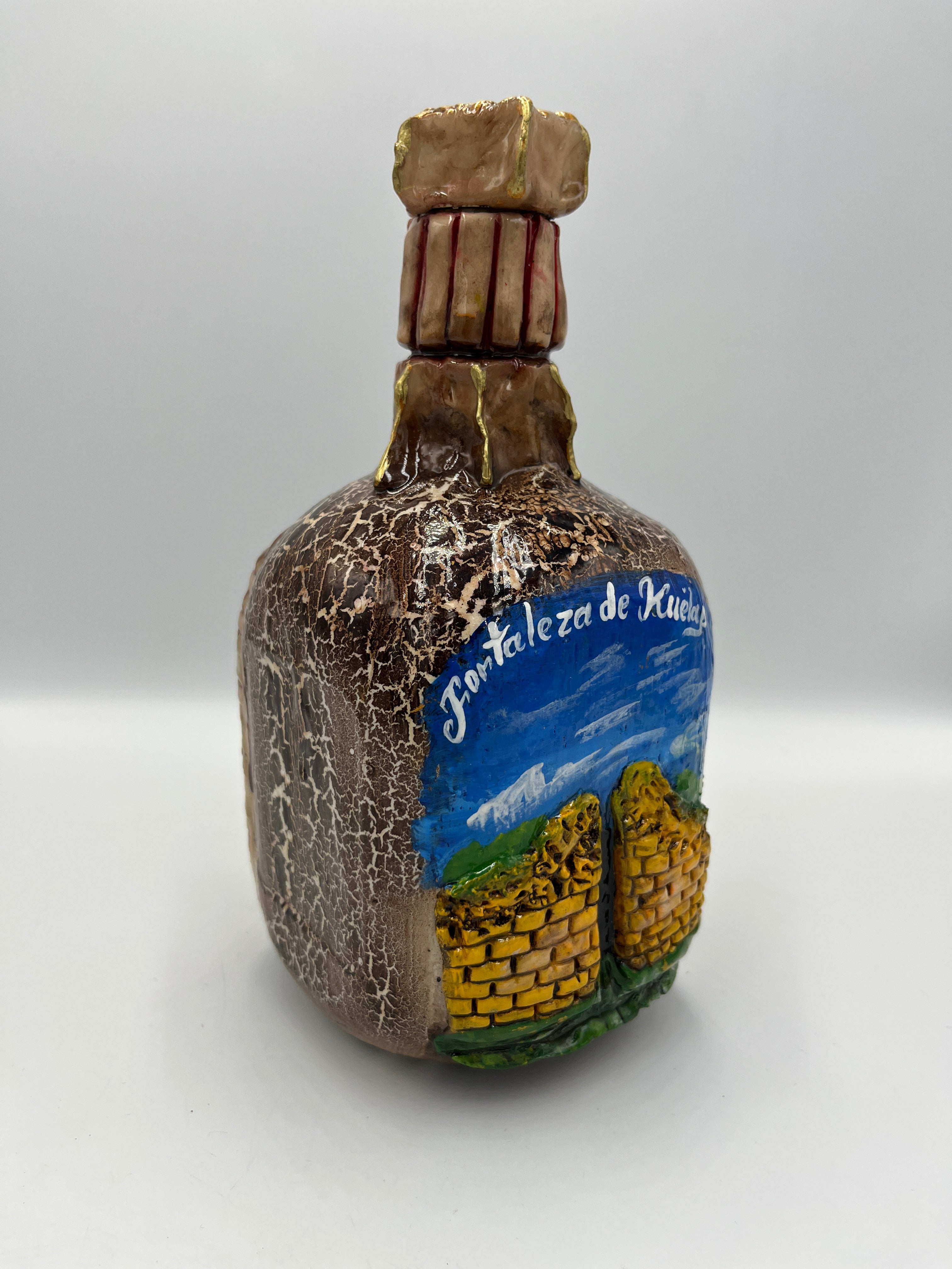 Botella de Whisky 1L Pintada a Mano – Kuélap Sarcófago