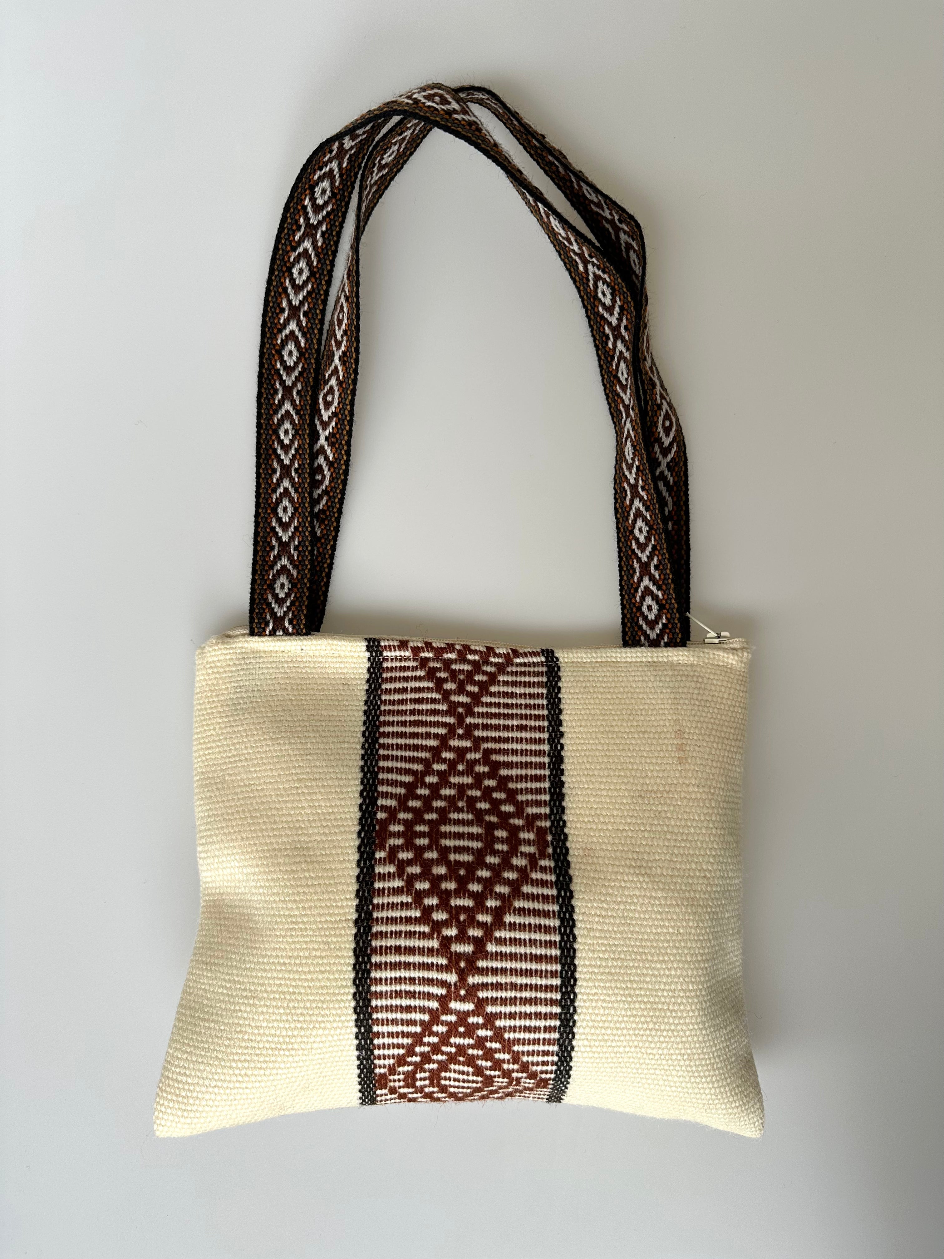 Cartera de Mano de Telar a Cintura con Iconografía