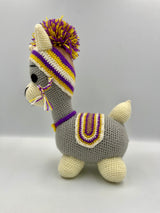 Llama amigurumi artesanal hecha a mano