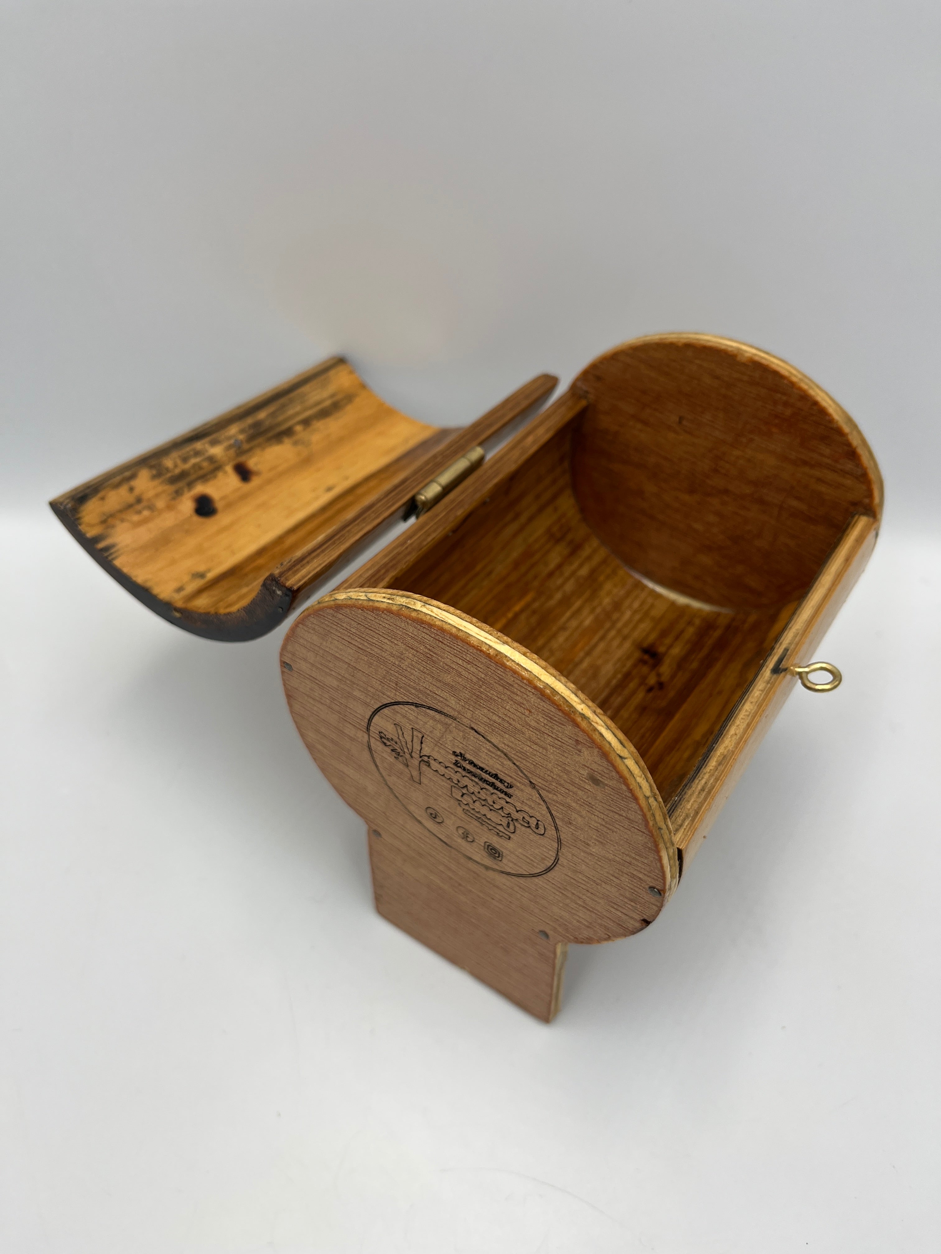 Cofre Cilíndrico de Bambú con Pirograbado Chachapoyas – Perú