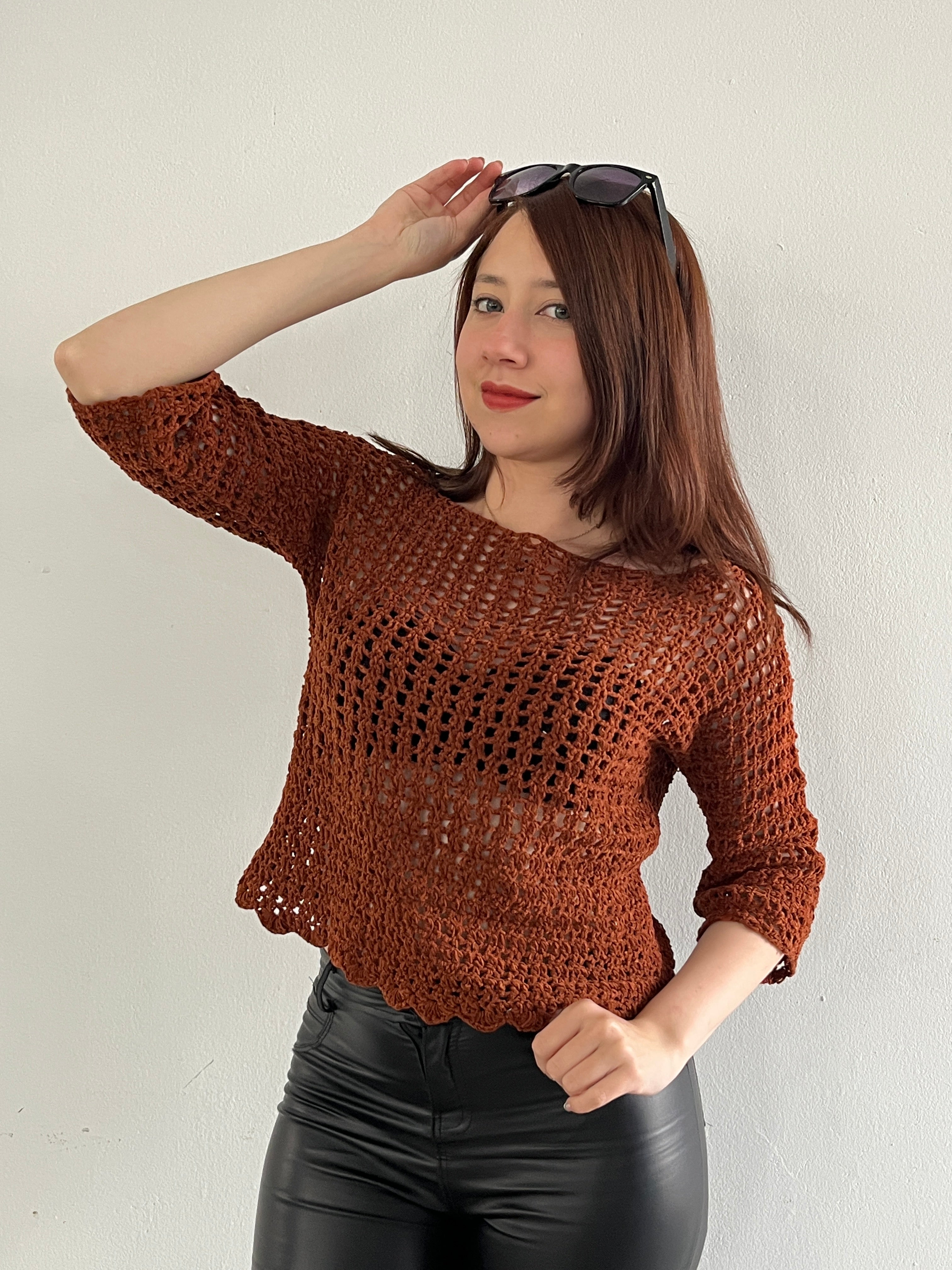 Blusa Tejida a Crochet Color Camello – Elaborada a Mano