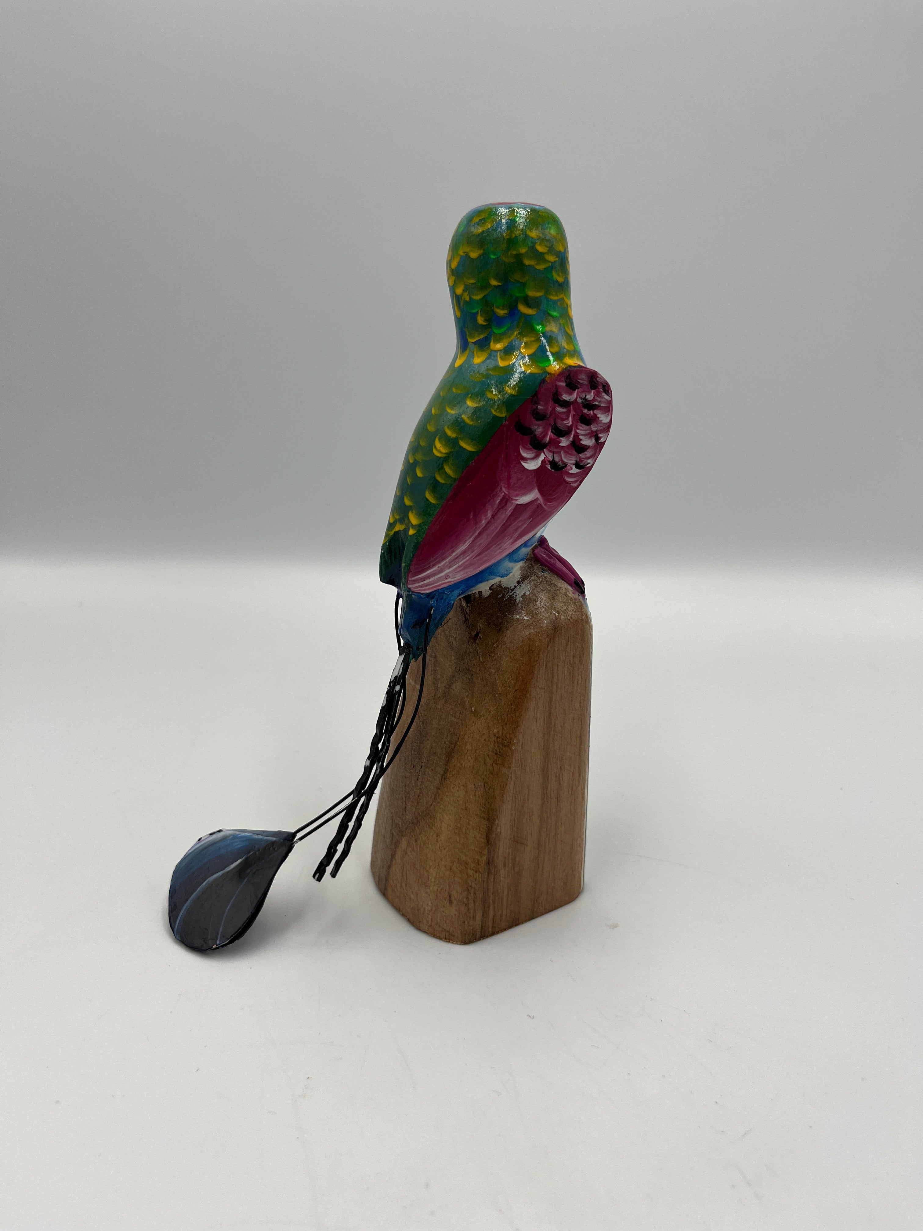 Colibrí de Madera Decorativo – Pintado a Mano