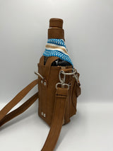 Portabotella de Biocuero Marrón Claro con Aplicación en Telar a Cintura – 500 ml